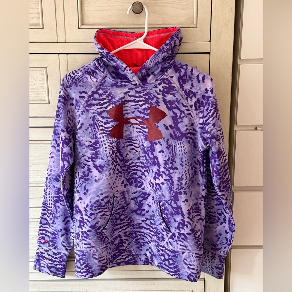 Under Armour Youth XL Hoodie
Pullover Pocket Thumb Holes Purple
Tie Dye Sparkle